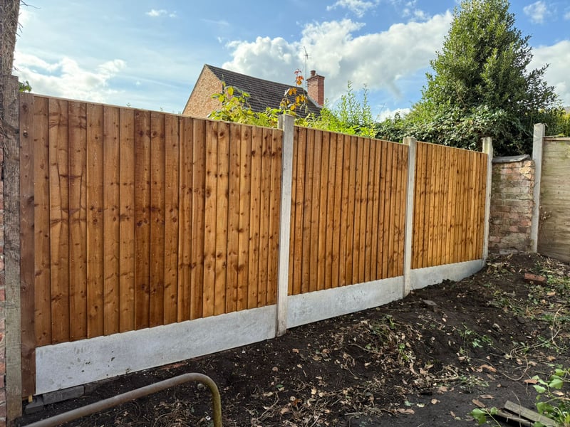 Completed run of new timber closeboard fencing in Derby